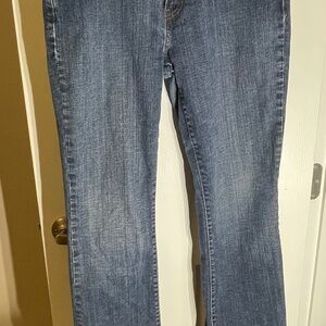 Levi’s 515 12m Stretch Bootcut Distressed Dark Wash Midrise 32x30 woman’s jeans